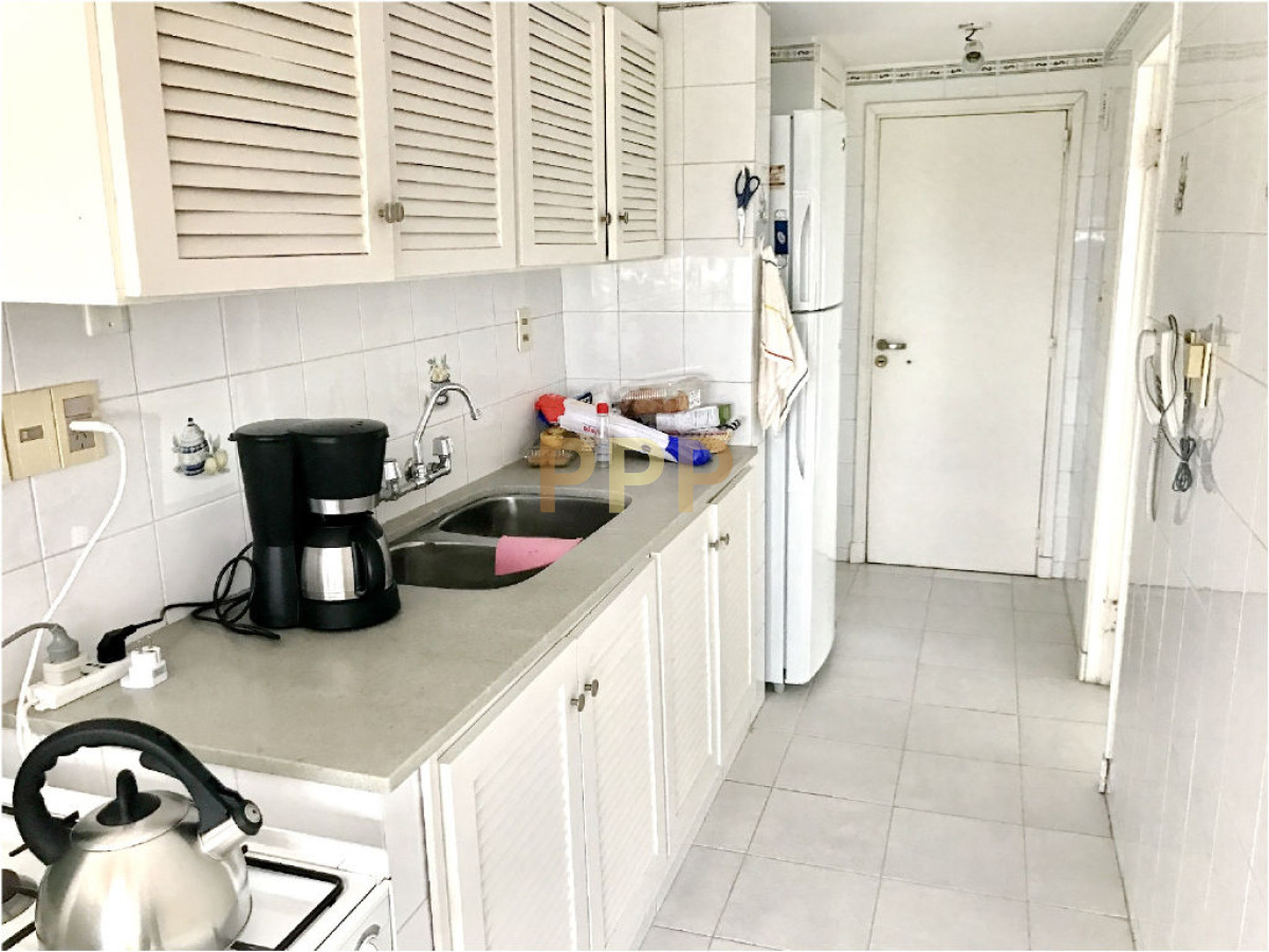Apartamento ID.1200 - En venta y alquiler.. Apartamento en PenÃ­nsula excelentes vistas al mar y Puerto- Punta del Este 