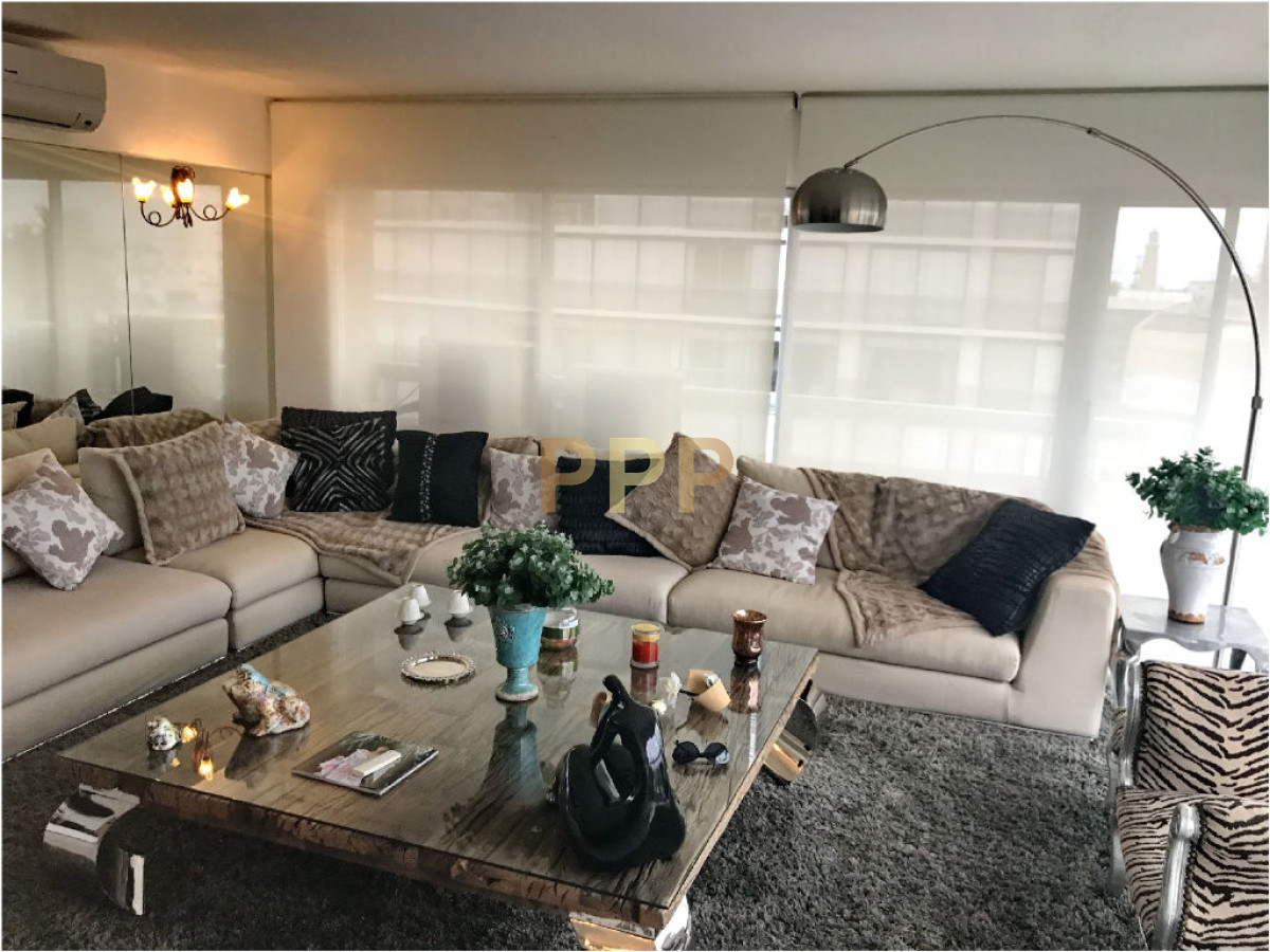 Apartamento ID.1200 - En venta y alquiler.. Apartamento en PenÃ­nsula excelentes vistas al mar y Puerto- Punta del Este 