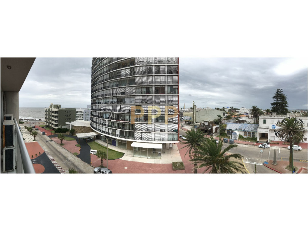 Apartamento ID.1200 - En venta y alquiler.. Apartamento en PenÃ­nsula excelentes vistas al mar y Puerto- Punta del Este 