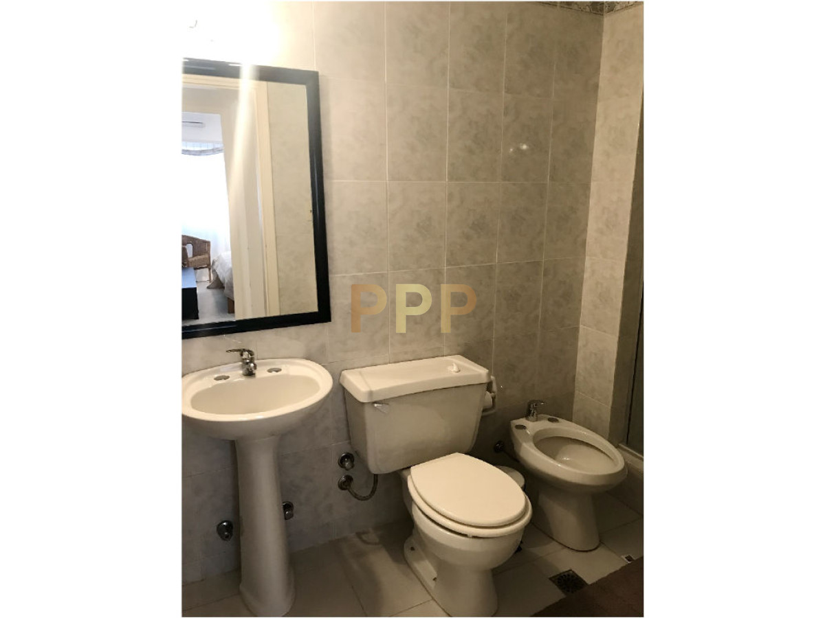 Apartamento ID.1200 - En venta y alquiler.. Apartamento en PenÃ­nsula excelentes vistas al mar y Puerto- Punta del Este 