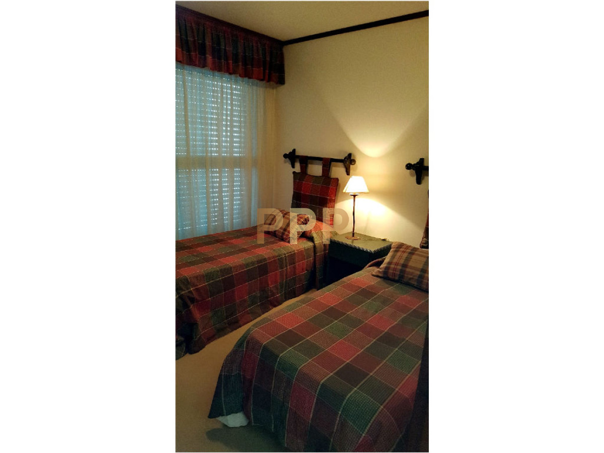 Apartamento ID.1243 - OPORTUNIDAD EN VENTA!!! PRIMERA LÍNEA EN PENÍNSULA