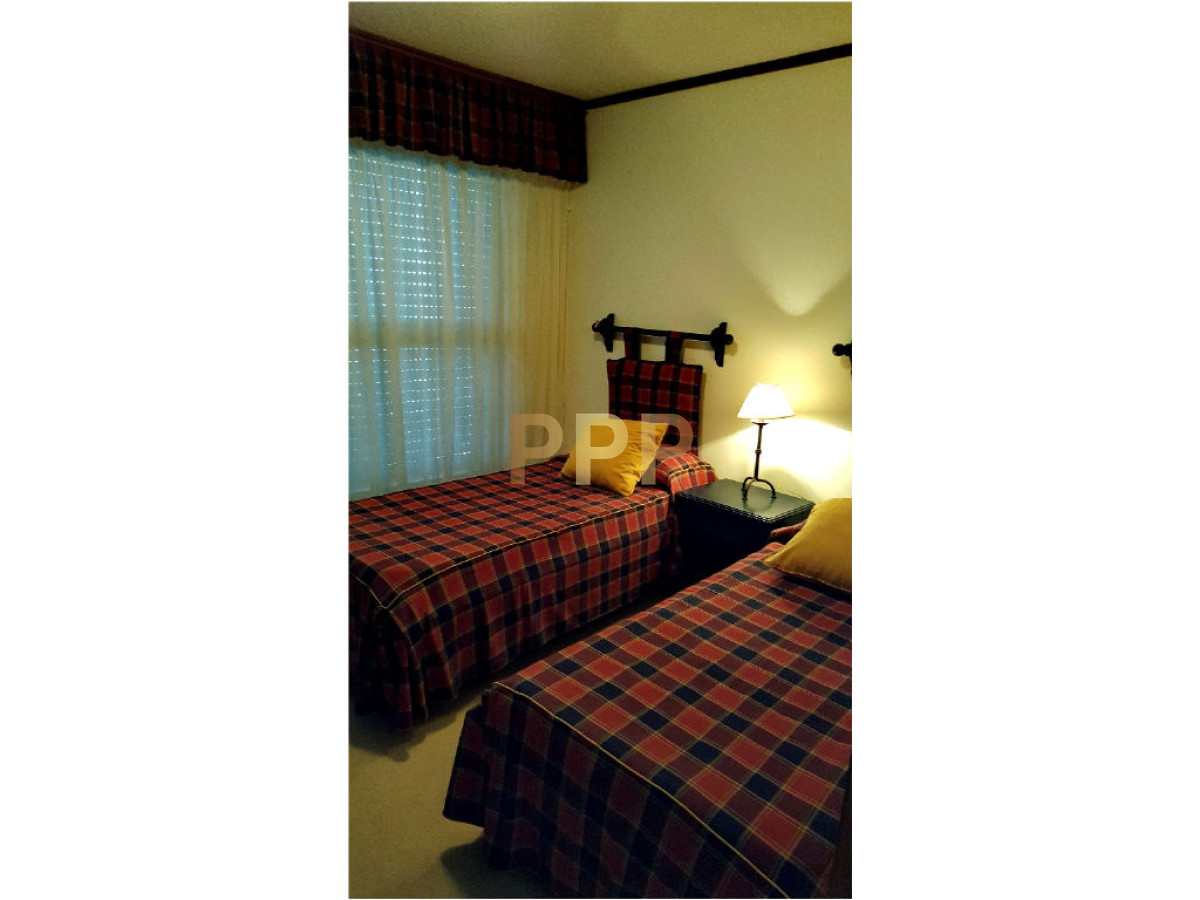 Apartamento ID.1243 - OPORTUNIDAD EN VENTA!!! PRIMERA LÍNEA EN PENÍNSULA