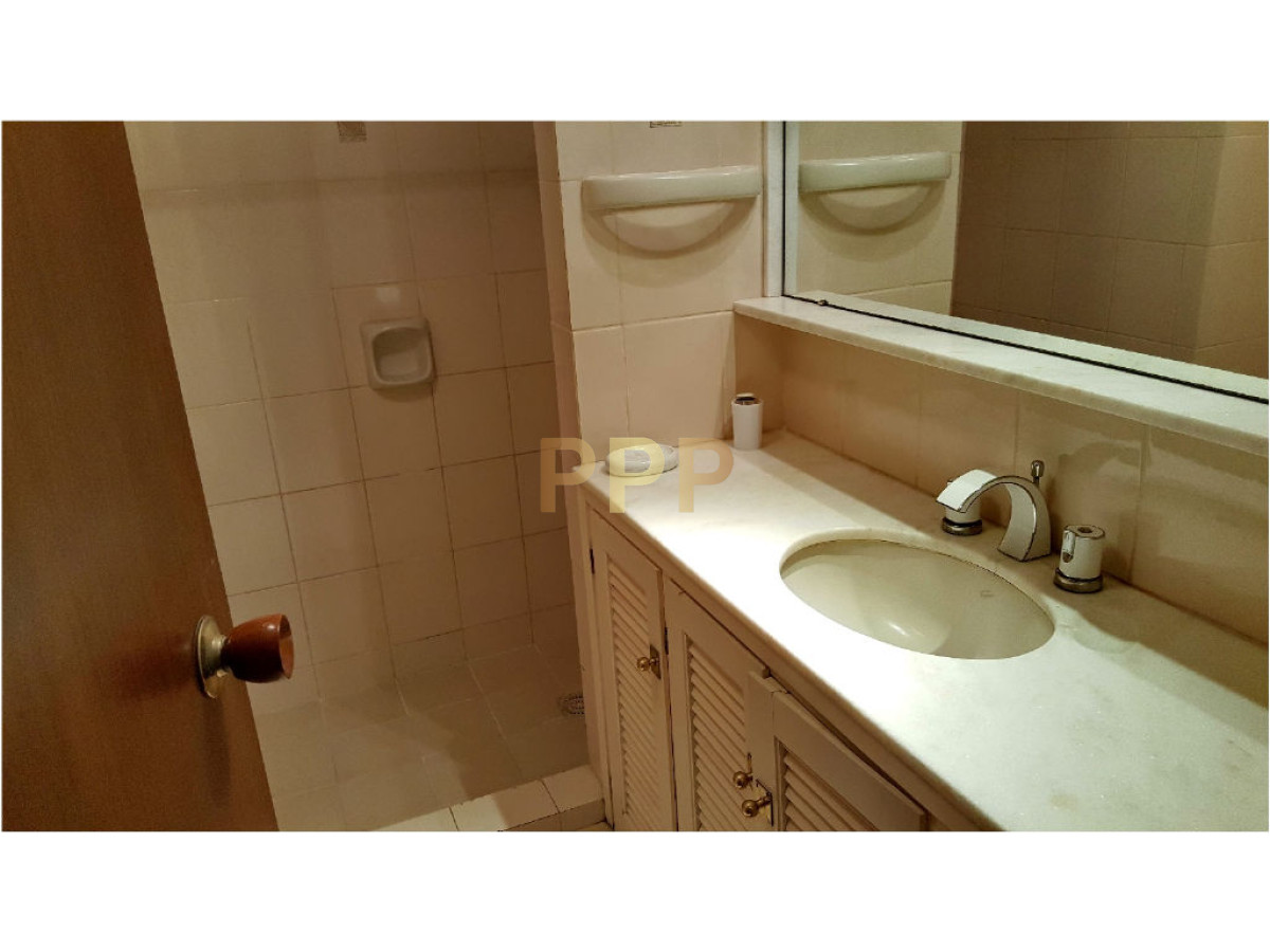 Apartamento ID.1243 - OPORTUNIDAD EN VENTA!!! PRIMERA LÍNEA EN PENÍNSULA