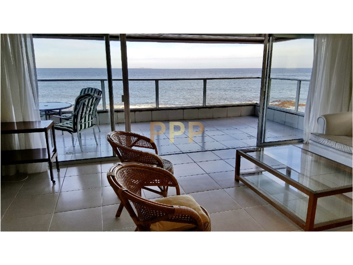 Apartamento ID.1243 - OPORTUNIDAD EN VENTA!!! PRIMERA LÍNEA EN PENÍNSULA
