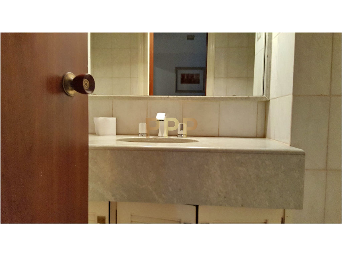 Apartamento ID.1243 - OPORTUNIDAD EN VENTA!!! PRIMERA LÍNEA EN PENÍNSULA