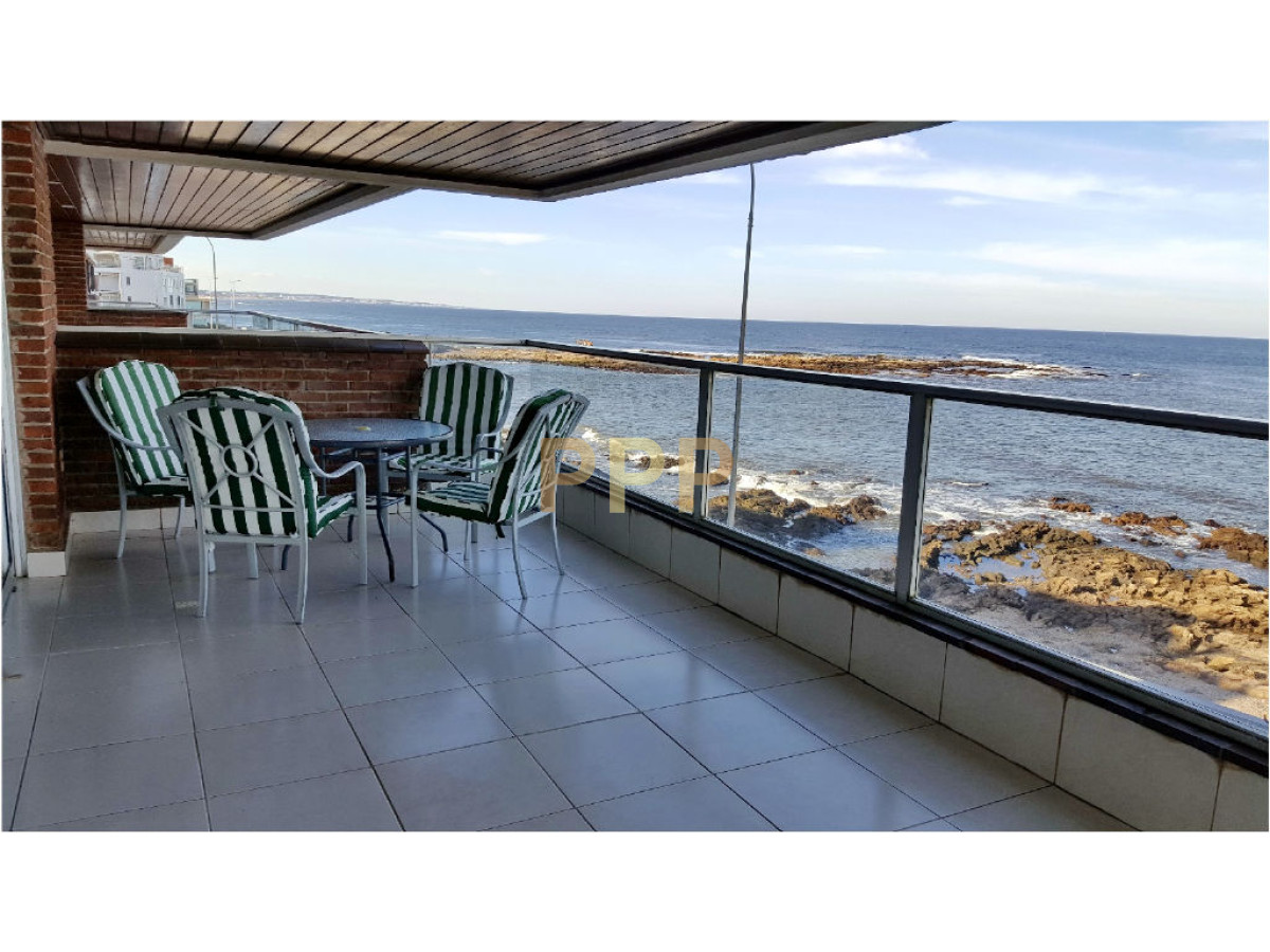 Apartamento ID.1243 - OPORTUNIDAD EN VENTA!!! PRIMERA LÍNEA EN PENÍNSULA