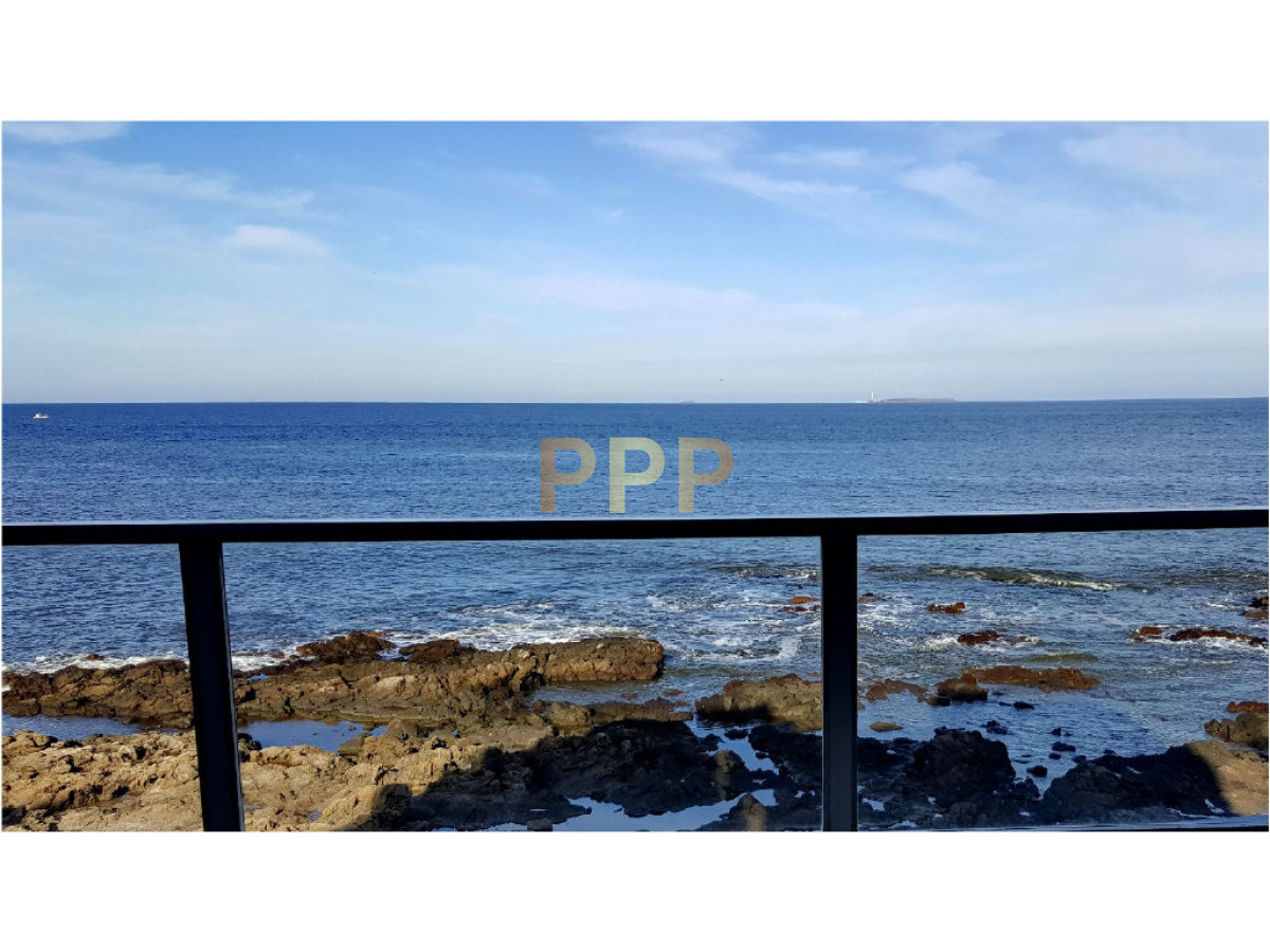Apartamento ID.1243 - OPORTUNIDAD EN VENTA!!! PRIMERA LÍNEA EN PENÍNSULA