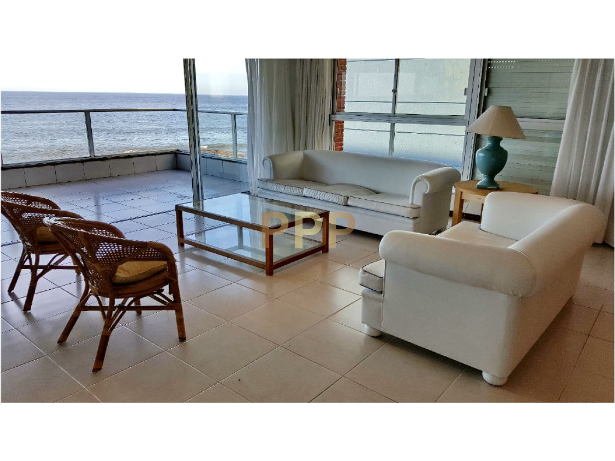 Apartamento ID.1243 - OPORTUNIDAD EN VENTA!!! PRIMERA LÍNEA EN PENÍNSULA