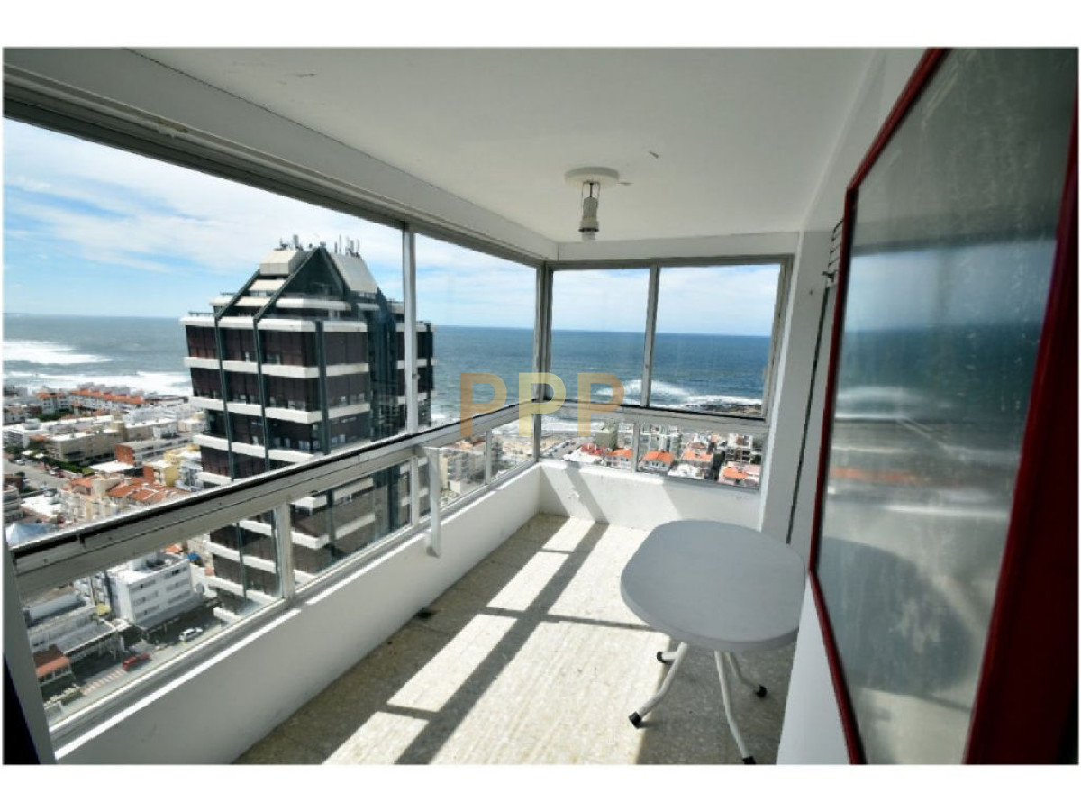 Apartamento ID.1354 - Alquile ya!!! Apartamento en el corazón de la Península, Punta del Este.