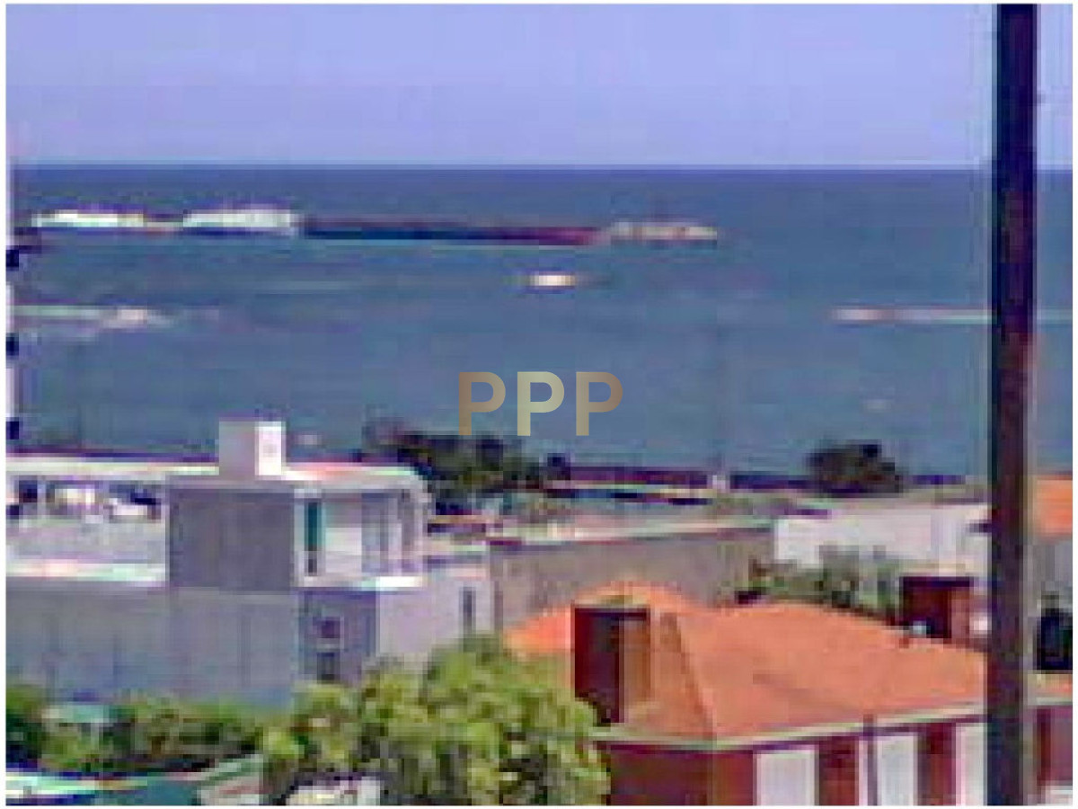 Apartamento ID.17 - En Alquiler y Venta... Torre con muy buena ubicaciÃ³n, a metros de las playas brava y mansa, muy cerca de la PenÃ­nsula y de todos los servicios.