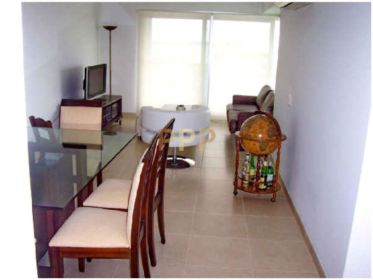 Apartamento ID.17 - En Alquiler y Venta... Torre con muy buena ubicaciÃ³n, a metros de las playas brava y mansa, muy cerca de la PenÃ­nsula y de todos los servicios.