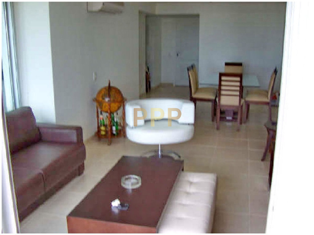 Apartamento ID.17 - En Alquiler y Venta... Torre con muy buena ubicaciÃ³n, a metros de las playas brava y mansa, muy cerca de la PenÃ­nsula y de todos los servicios.