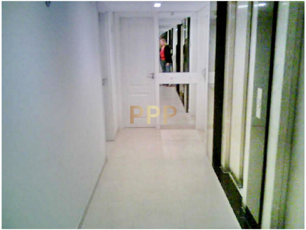 Apartamento ID.17 - En Alquiler y Venta... Torre con muy buena ubicaciÃ³n, a metros de las playas brava y mansa, muy cerca de la PenÃ­nsula y de todos los servicios.