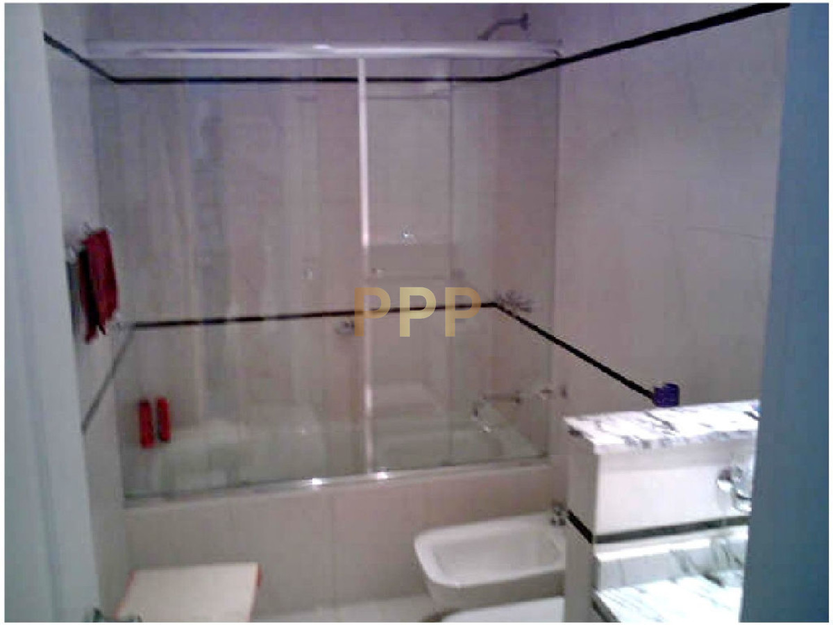 Apartamento ID.17 - En Alquiler y Venta... Torre con muy buena ubicaciÃ³n, a metros de las playas brava y mansa, muy cerca de la PenÃ­nsula y de todos los servicios.