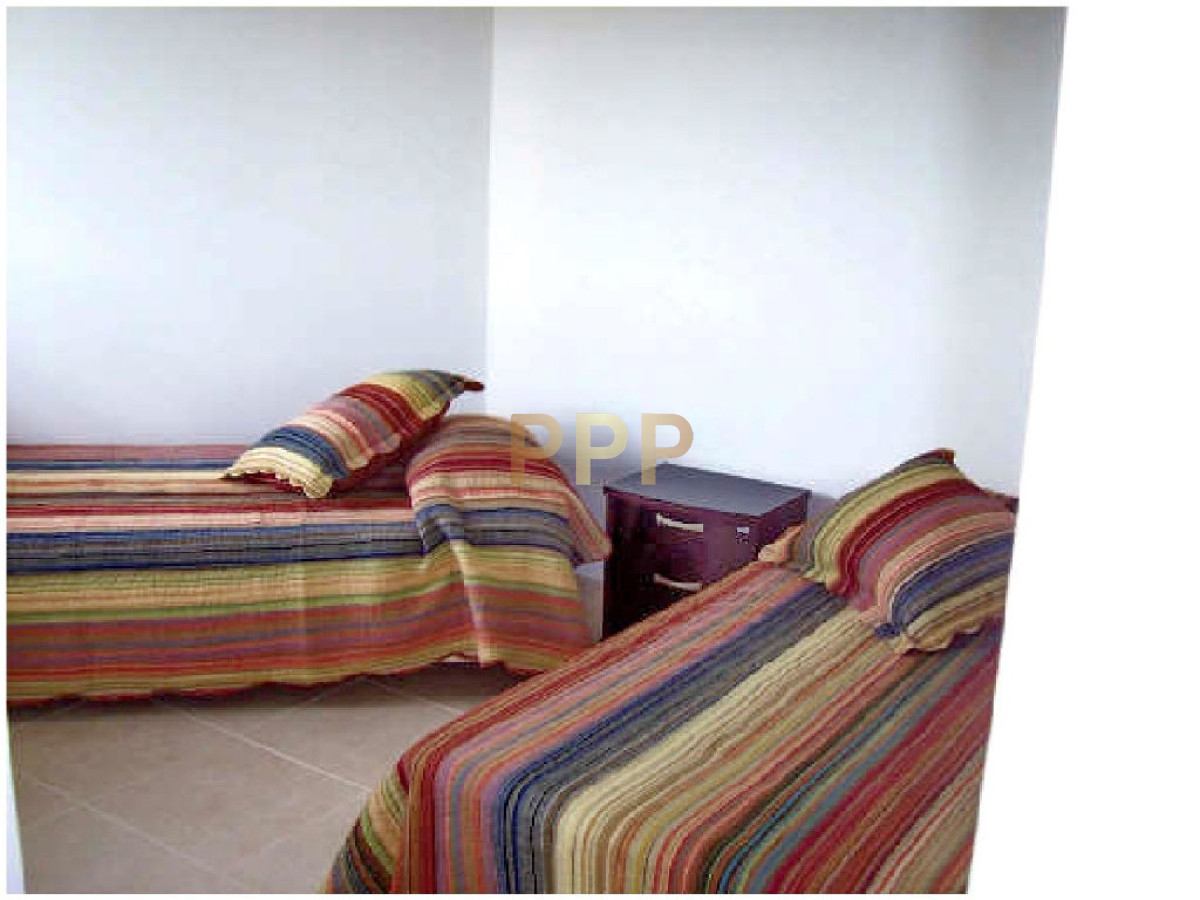 Apartamento ID.17 - En Alquiler y Venta... Torre con muy buena ubicaciÃ³n, a metros de las playas brava y mansa, muy cerca de la PenÃ­nsula y de todos los servicios.