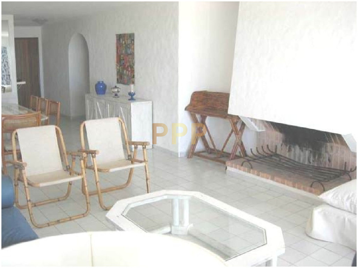 Apartamento ID.25 - Apartamento de 3 dormitorios frente al mar en venta y alquiler, Peninsula, Punta del Este.