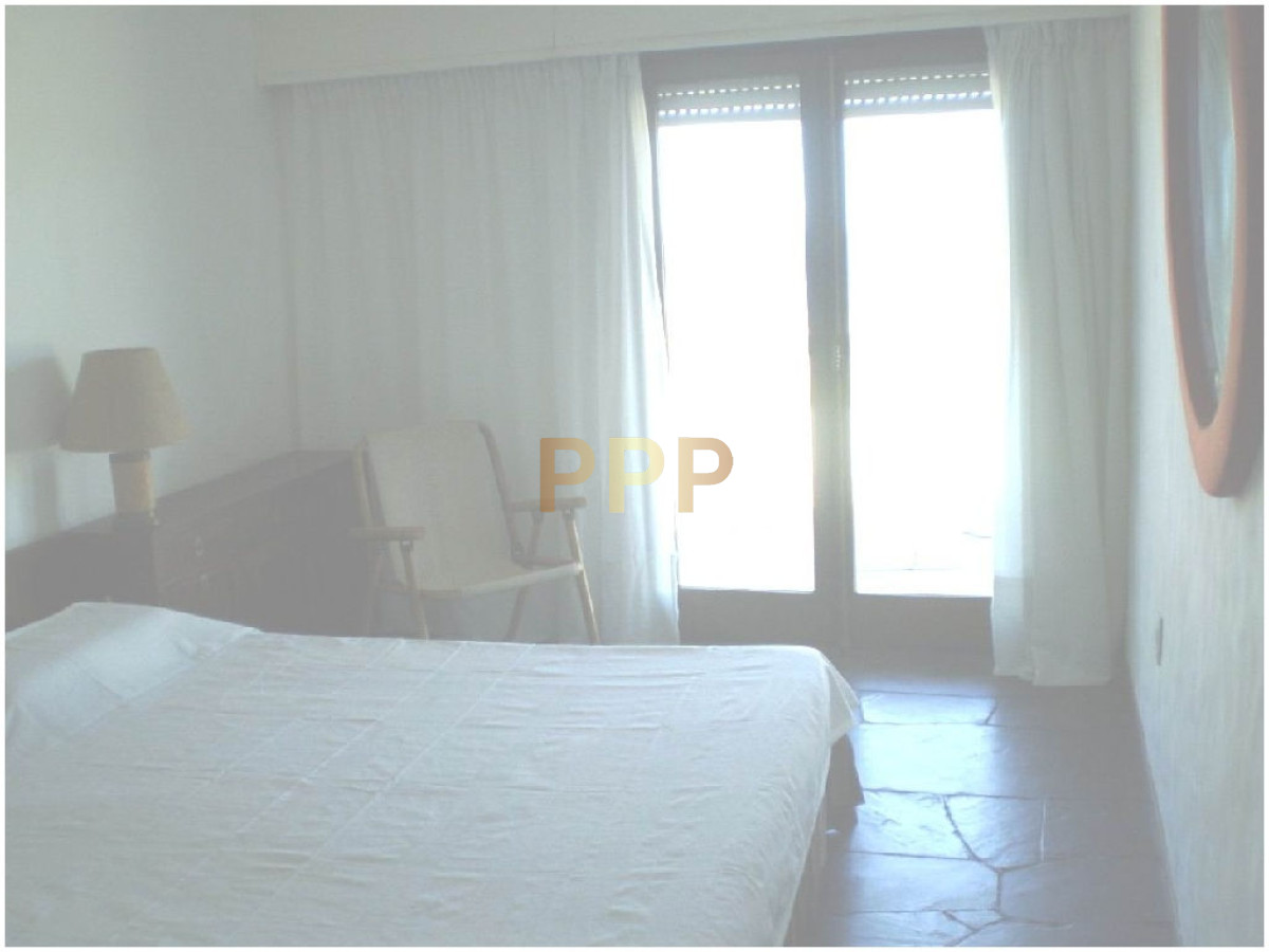 Apartamento ID.25 - Apartamento de 3 dormitorios frente al mar en venta y alquiler, Peninsula, Punta del Este.