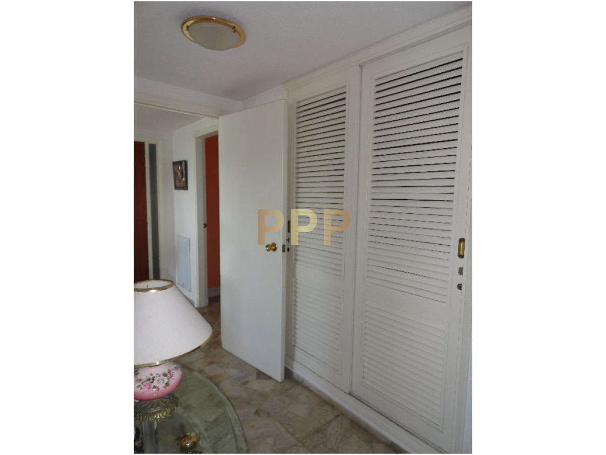 Apartamento ID.275 - En Venta...Hermoso Apartamento en una de las torres tradicionales de la mansa! 