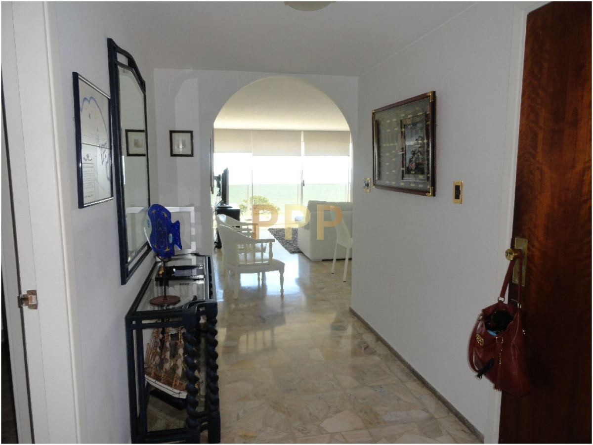Apartamento ID.275 - En Venta...Hermoso Apartamento en una de las torres tradicionales de la mansa! 
