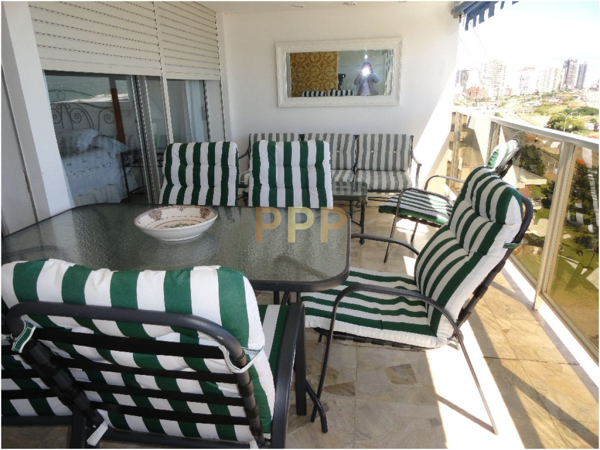 Apartamento ID.275 - En Venta...Hermoso Apartamento en una de las torres tradicionales de la mansa! 