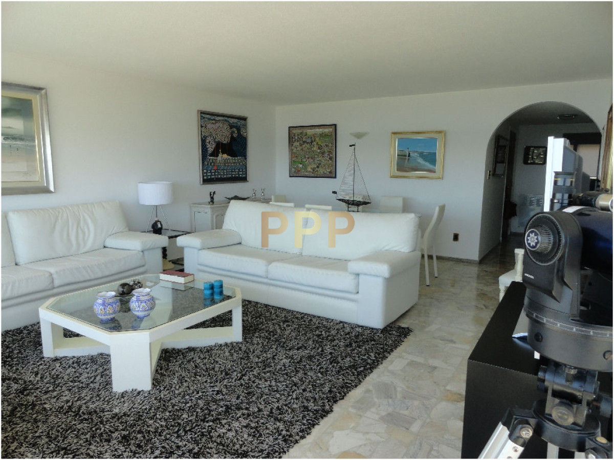 Apartamento ID.275 - En Venta...Hermoso Apartamento en una de las torres tradicionales de la mansa! 