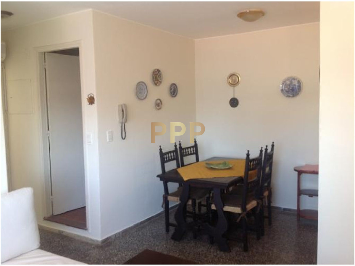 Apartamento ID.747 - Apartamento en venta y alquiler, sobre playa mansa. 