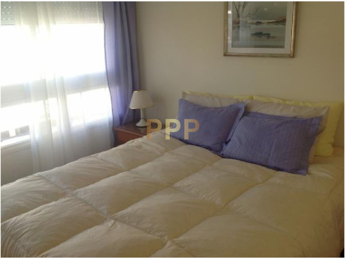 Apartamento ID.747 - Apartamento en venta y alquiler, sobre playa mansa. 