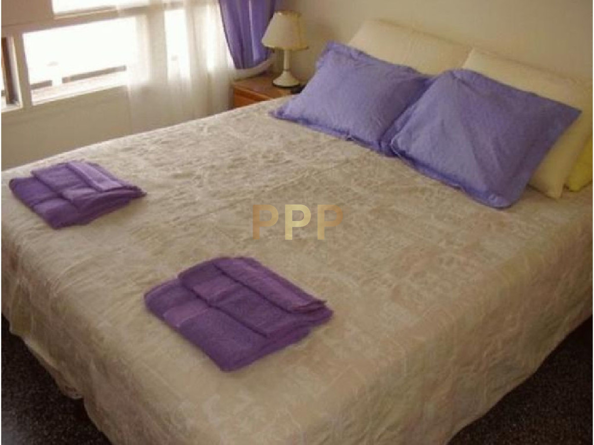Apartamento ID.747 - Apartamento en venta y alquiler, sobre playa mansa. 