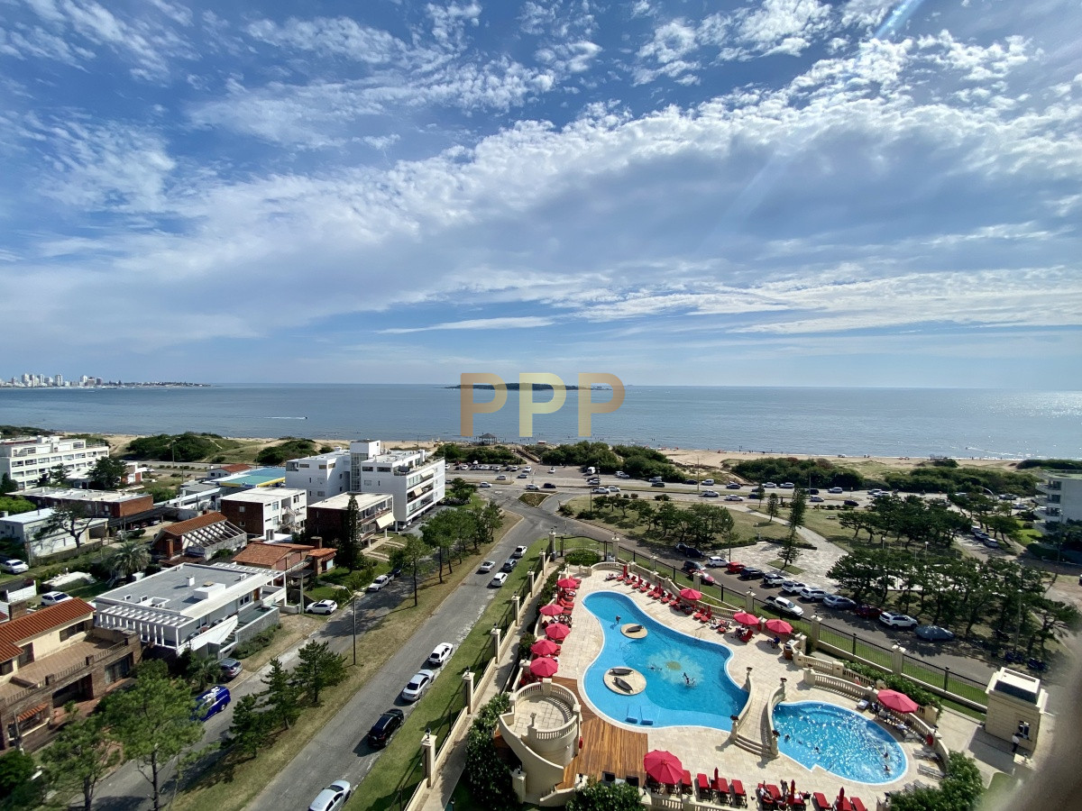 Apartamento ID.3468 - Piso alto en torre de categoría con todos y excelentes servicios.