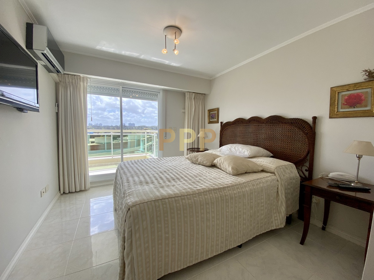 Apartamento ID.51 - Apartamento en Alquiler sobre playa mansa- Punta del Este 