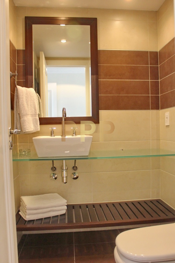 Apartamento ID.2338 - Apartamento de 3 dormitorios, primera linea frente al mar, en alquiler y venta, Punta del Este