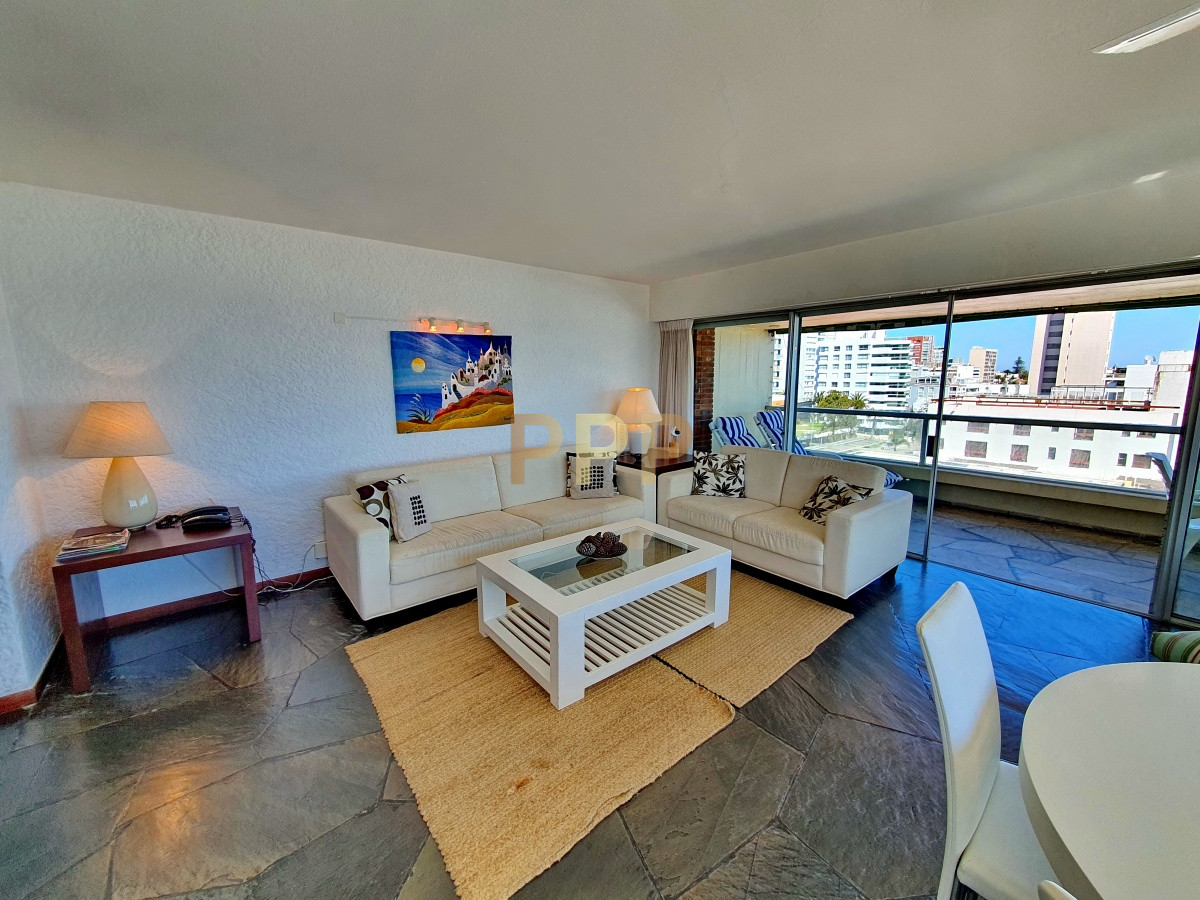 Apartamento ID.1084 - Apartamento amplio, luminoso con excelentes vistas al mar , y Puerto de Punta del Este