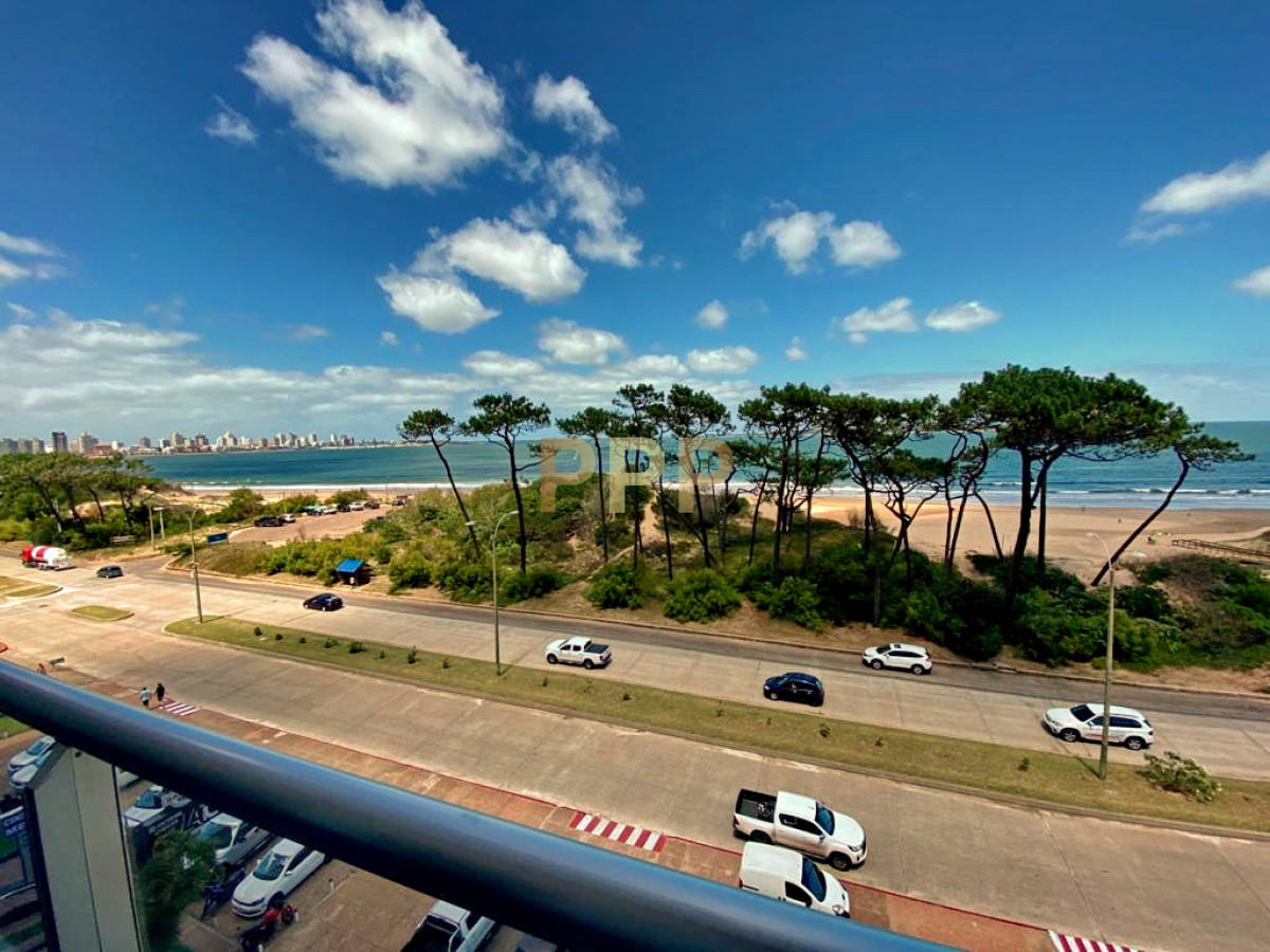 Apartamento ID.657 - Primera lÃ­nea frente al mar ( Mansa) Apartamento en Mansa, 2 dormitorios *