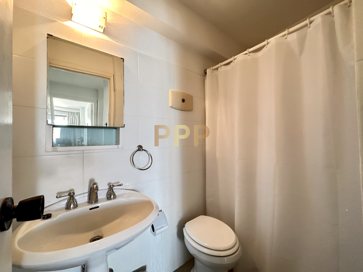 Apartamento ID.88 - Piso alto en venta, con inmejorable vistas al mar y puerto de Punta del Este
