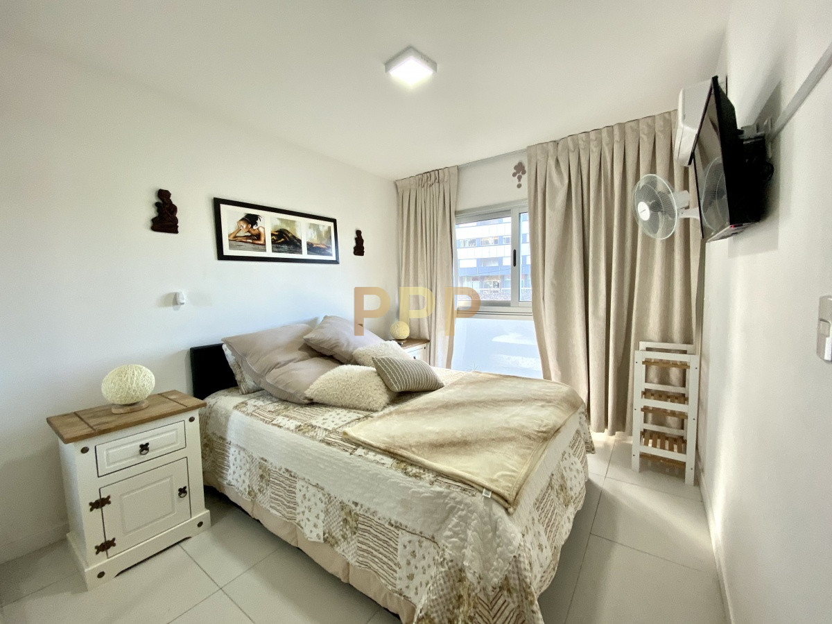 Apartamento ID.1262 - Apartamento en alquiler sobre Roosevelt con piscina y servicios, Punta del Este.