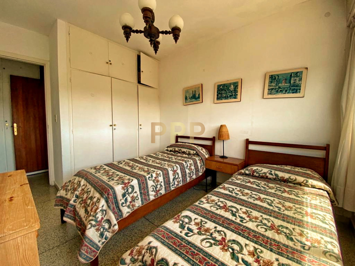 Apartamento ID.657 - Primera lÃ­nea frente al mar ( Mansa) Apartamento en Mansa, 2 dormitorios *
