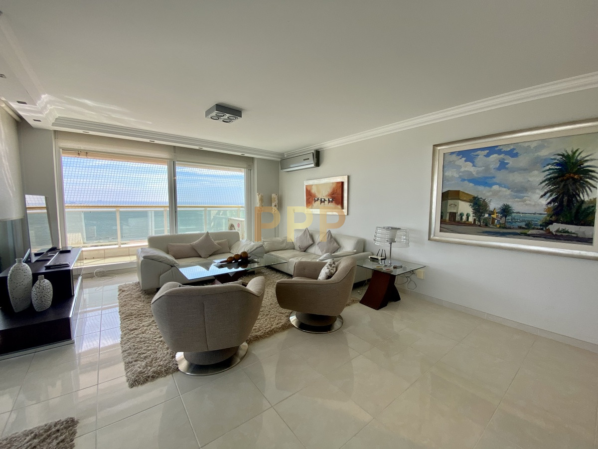 Apartamento ID.3468 - Piso alto en torre de categoría con todos y excelentes servicios.
