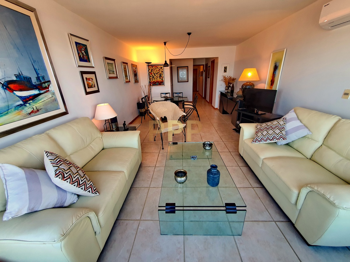 Apartamento ID.183 - Vendo o alquilo apartamento 3 dormitorios en primera lí­nea en Pení­nsula, Punta del Este 