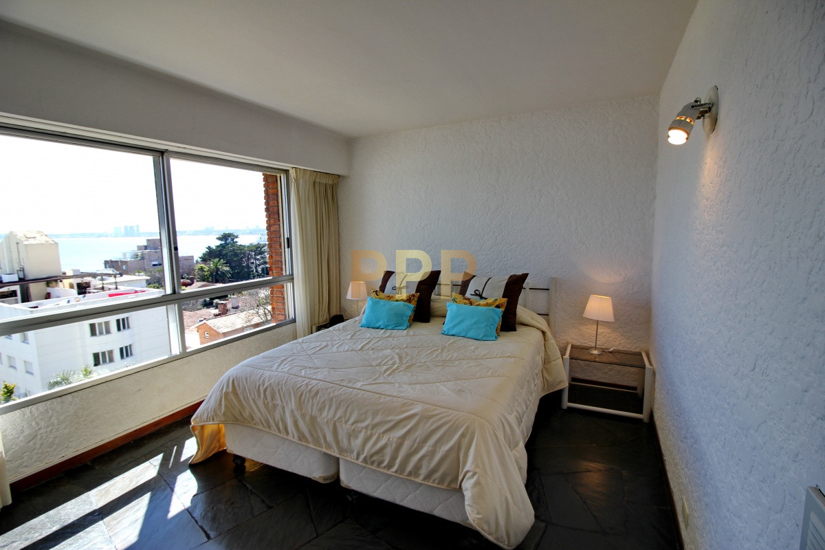 Apartamento ID.1084 - Apartamento amplio, luminoso con excelentes vistas al mar , y Puerto de Punta del Este