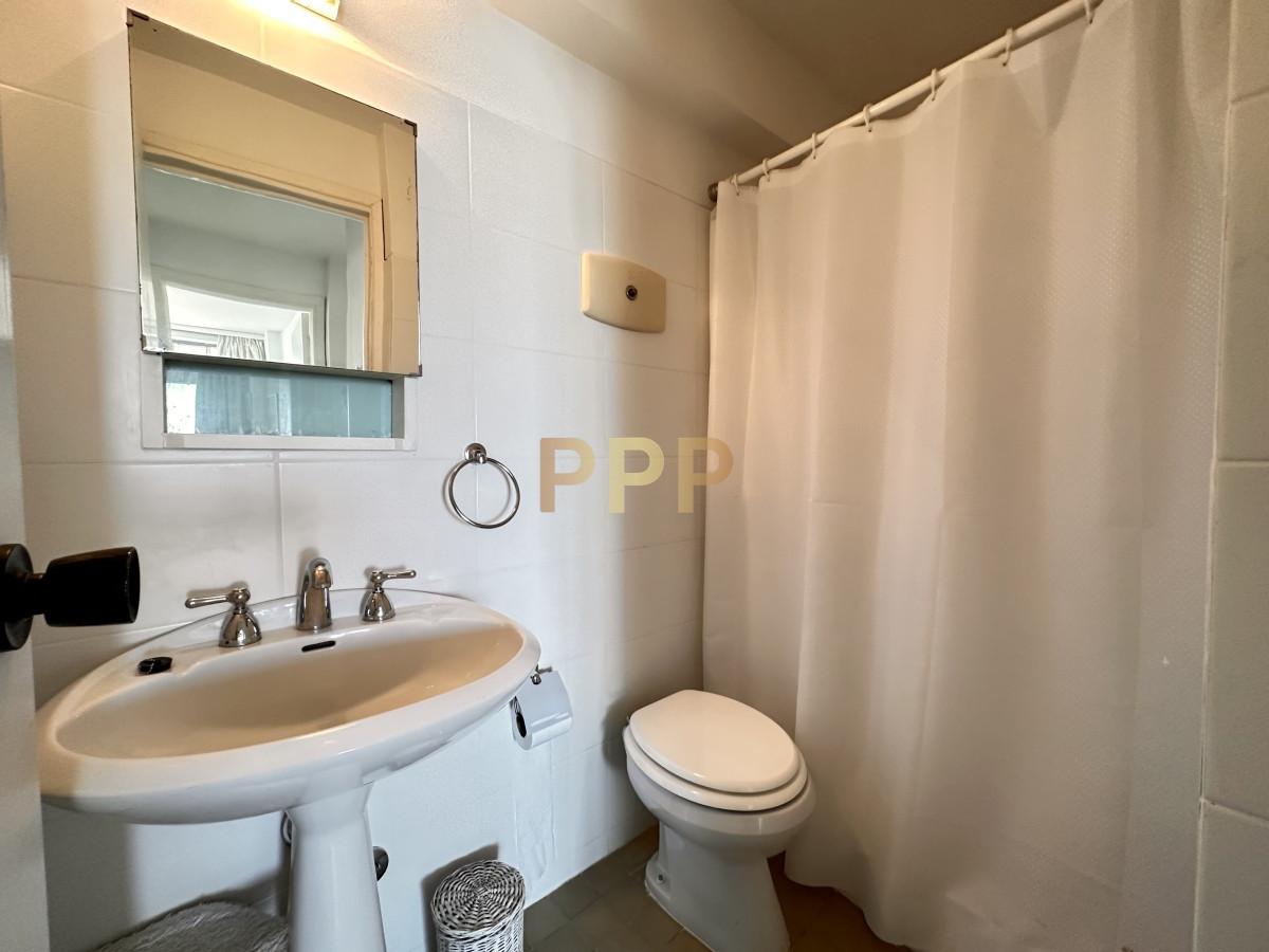 Apartamento ID.88 - Piso alto en venta, con inmejorable vistas al mar y puerto de Punta del Este