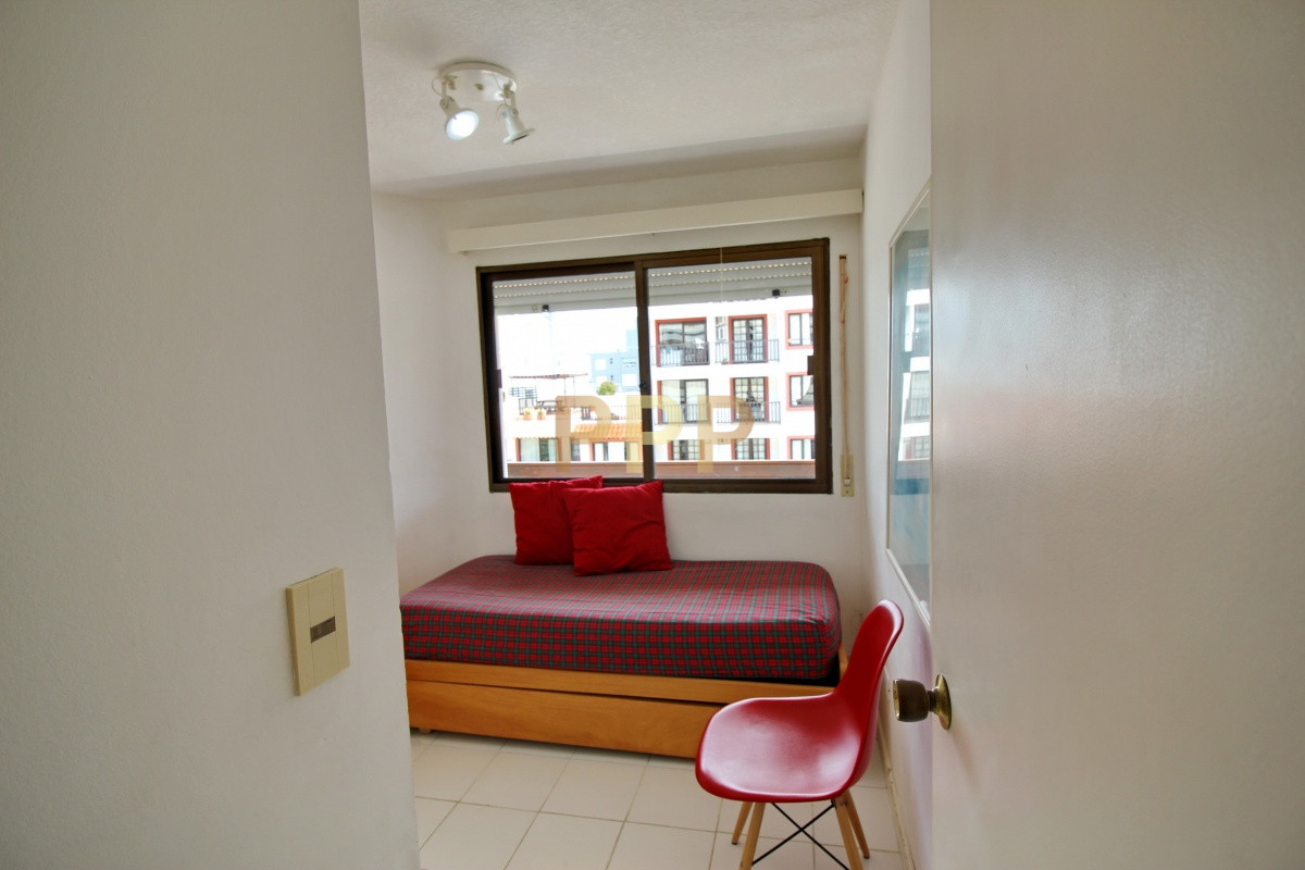 Apartamento ID.15 - Apartamento de 2 dormitorios con piscina en venta y alquiler en Peninsula, Punta del Este.