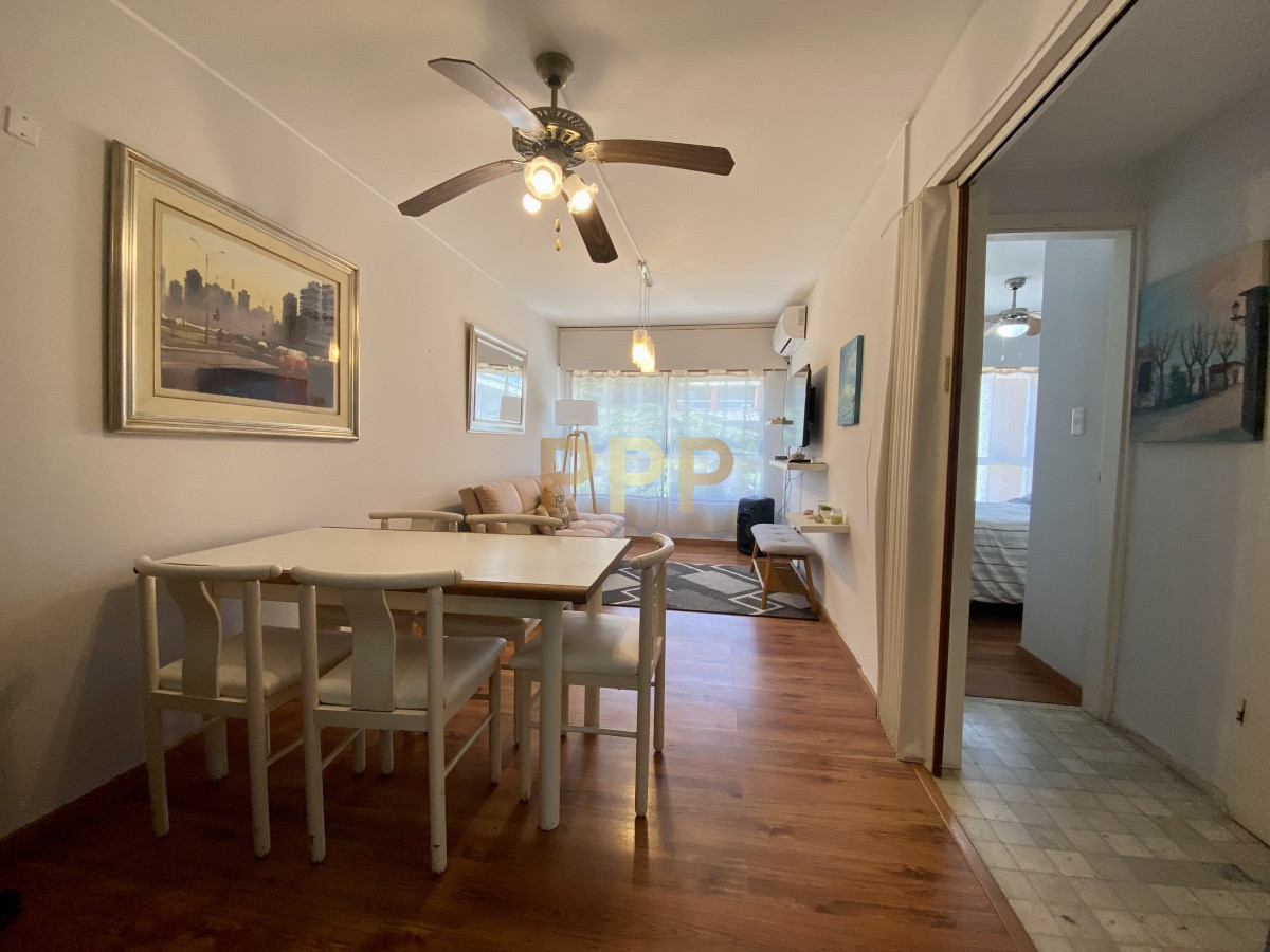 Apartamento ID.775 - Alquilo apartamento 2 dormitorios con parrillero propio en Península, Punta del Este