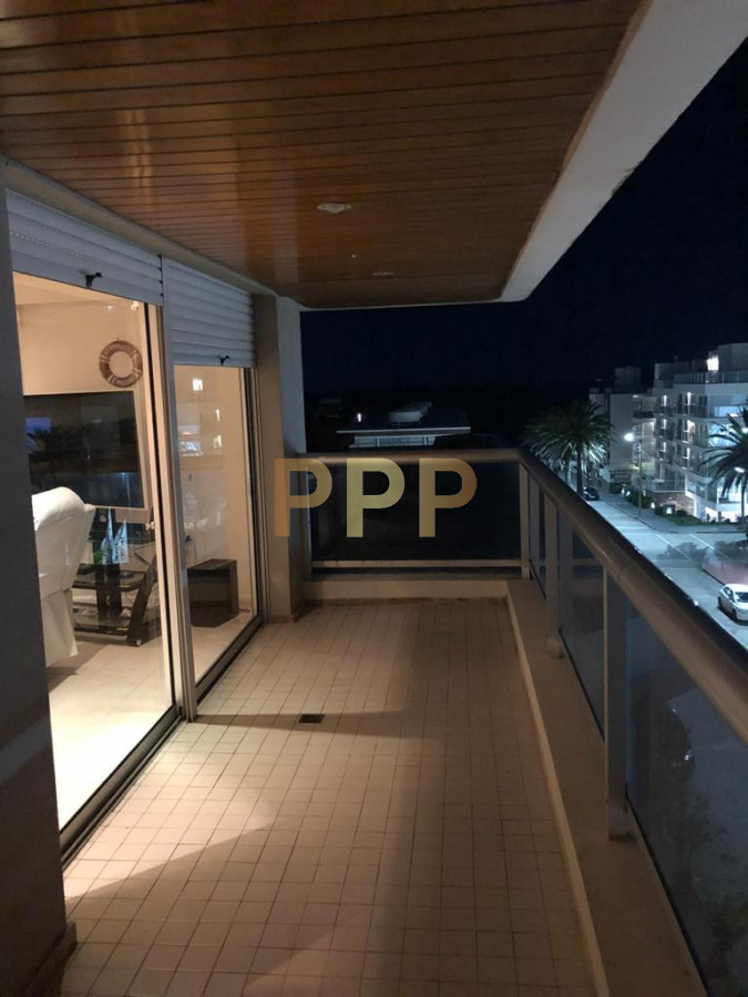 Apartamento ID.3719 - En venta y alquiler, a pasitos del Puerto de Punta del Este