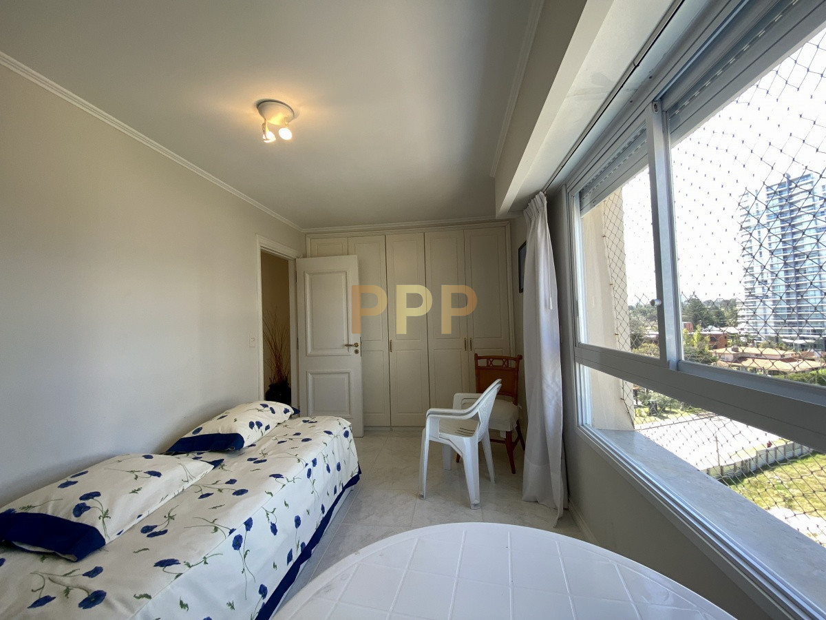 Apartamento ID.51 - Apartamento en Alquiler sobre playa mansa- Punta del Este 