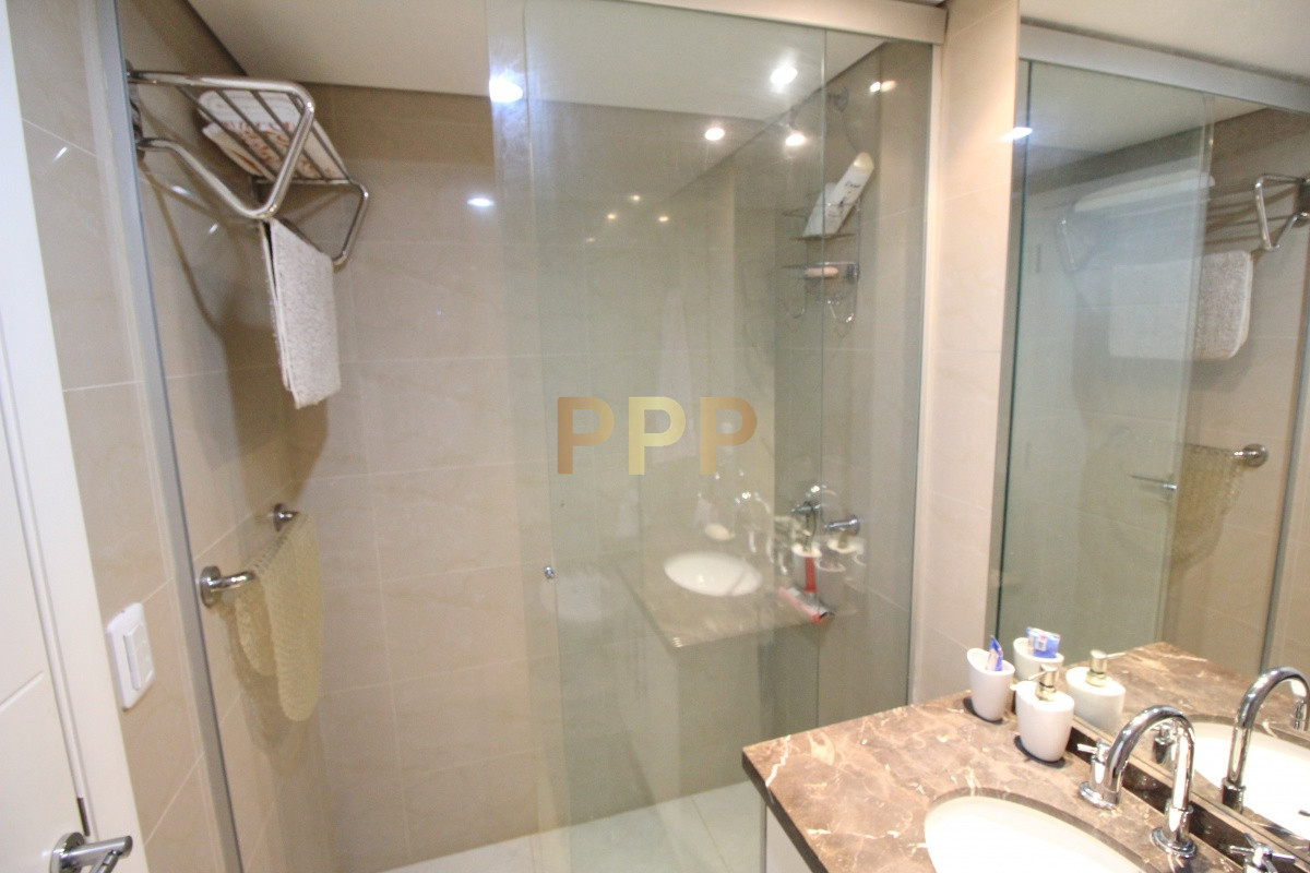Apartamento ID.1057 - Apartamento con servicios en venta  en Punta del Este, zona Conrad.