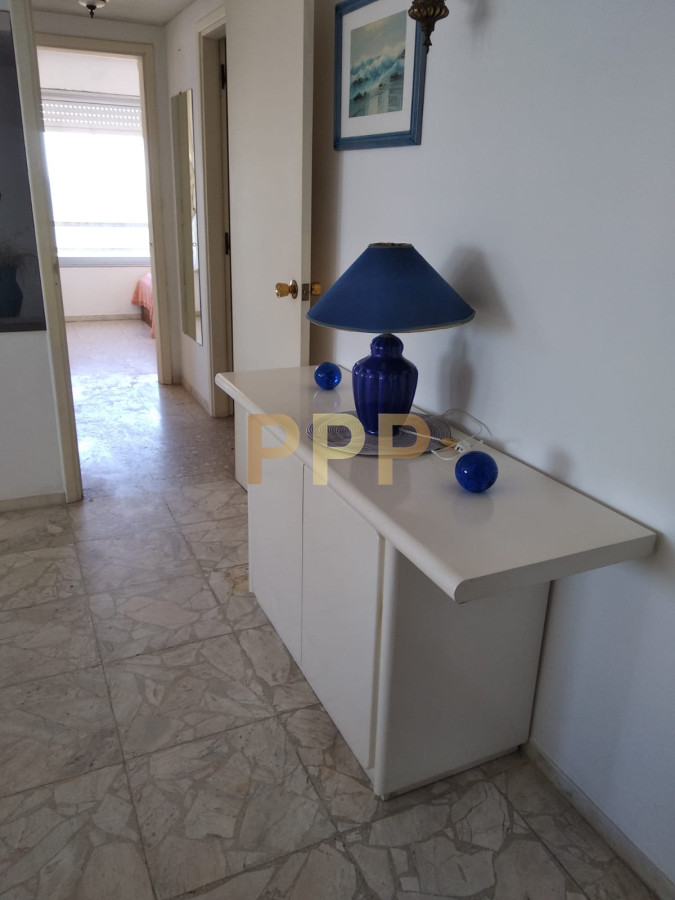 Apartamento ID.1354 - Alquile ya!!! Apartamento en el corazón de la Península, Punta del Este.