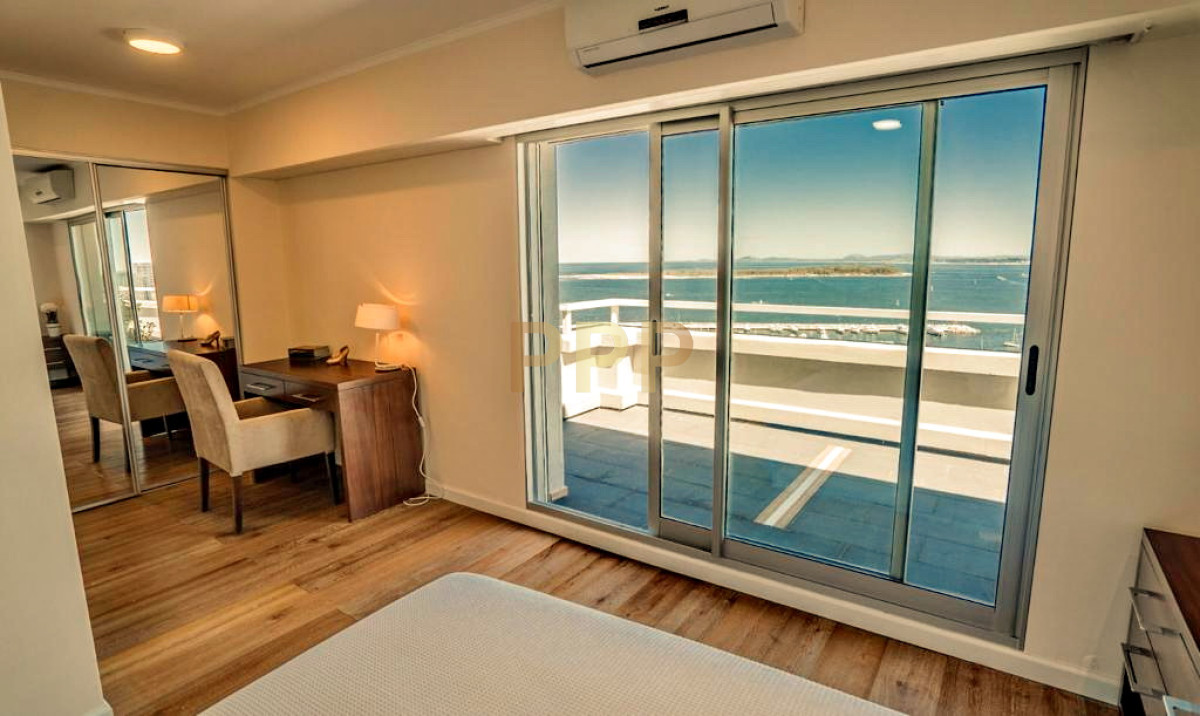 Apartamento ID.670 - Espectacular piso alto con vista franca al puerto de Punta del Este