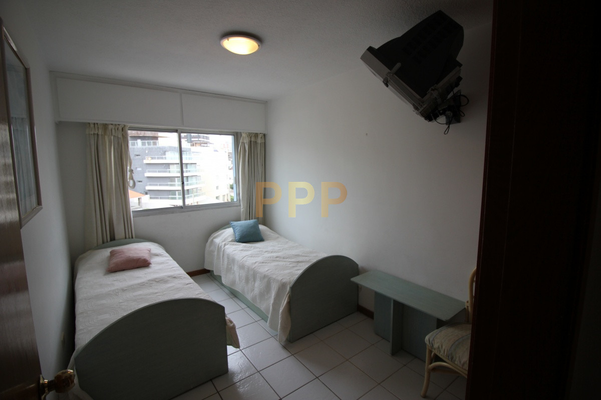 Apartamento ID.1063 - Apartamento en alquiler en Península frente al mar.