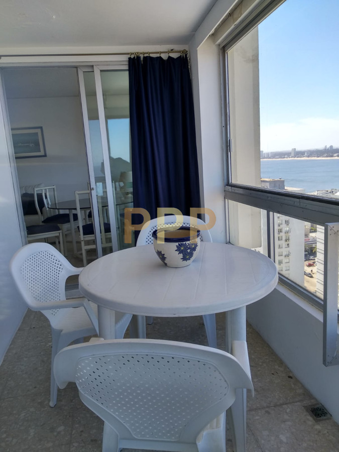 Apartamento ID.1354 - Alquile ya!!! Apartamento en el corazón de la Península, Punta del Este.