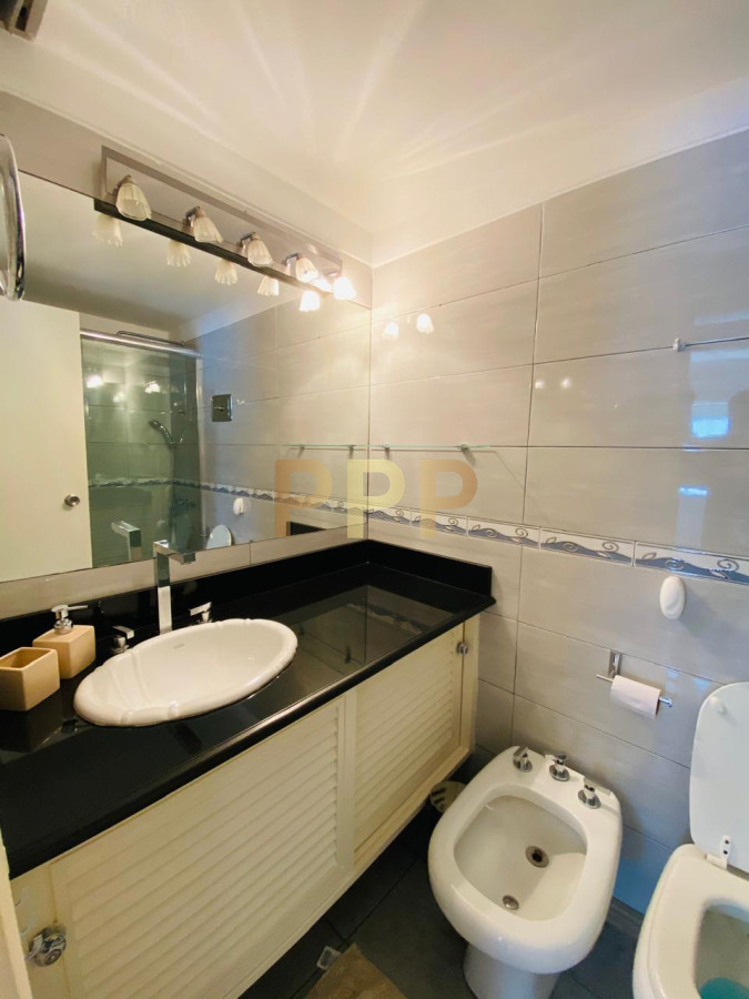 Apartamento ID.4172 - Apto en venta y alquiler, a pasitos del Puerto , reciclado.